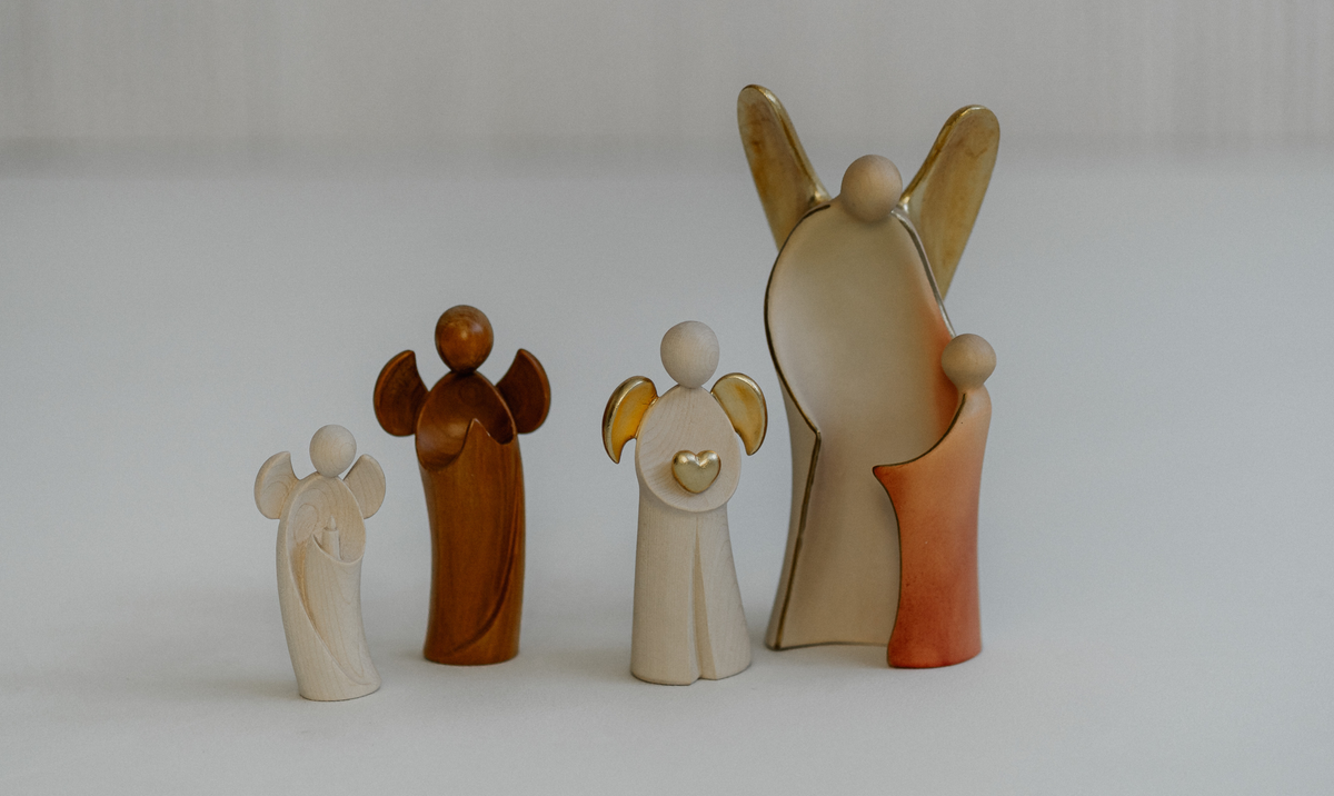 Welche Bedeutung haben Heiligenfiguren im christlichen Glauben?